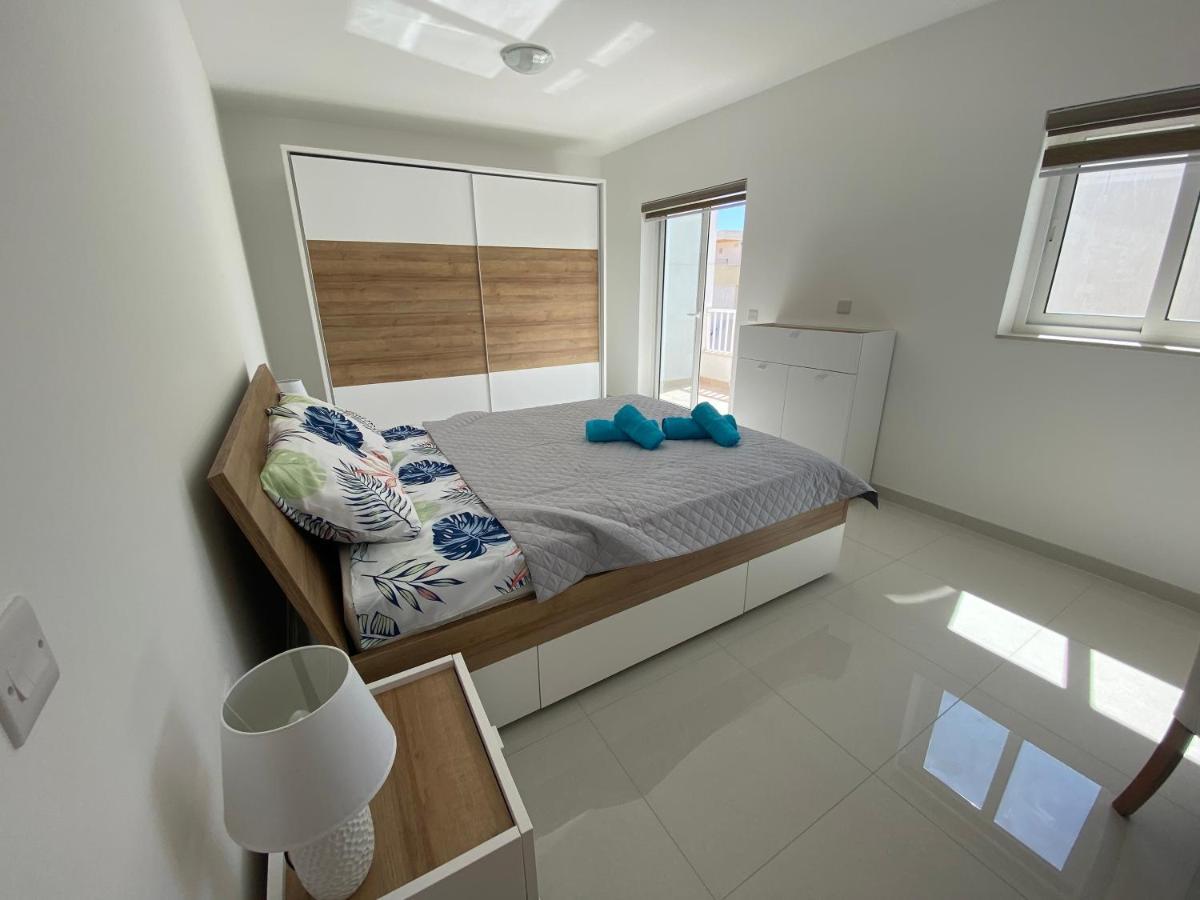 Sunshine Apartments Mellieha - Modern Two Bedroom Penthouse With Terrace Екстер'єр фото