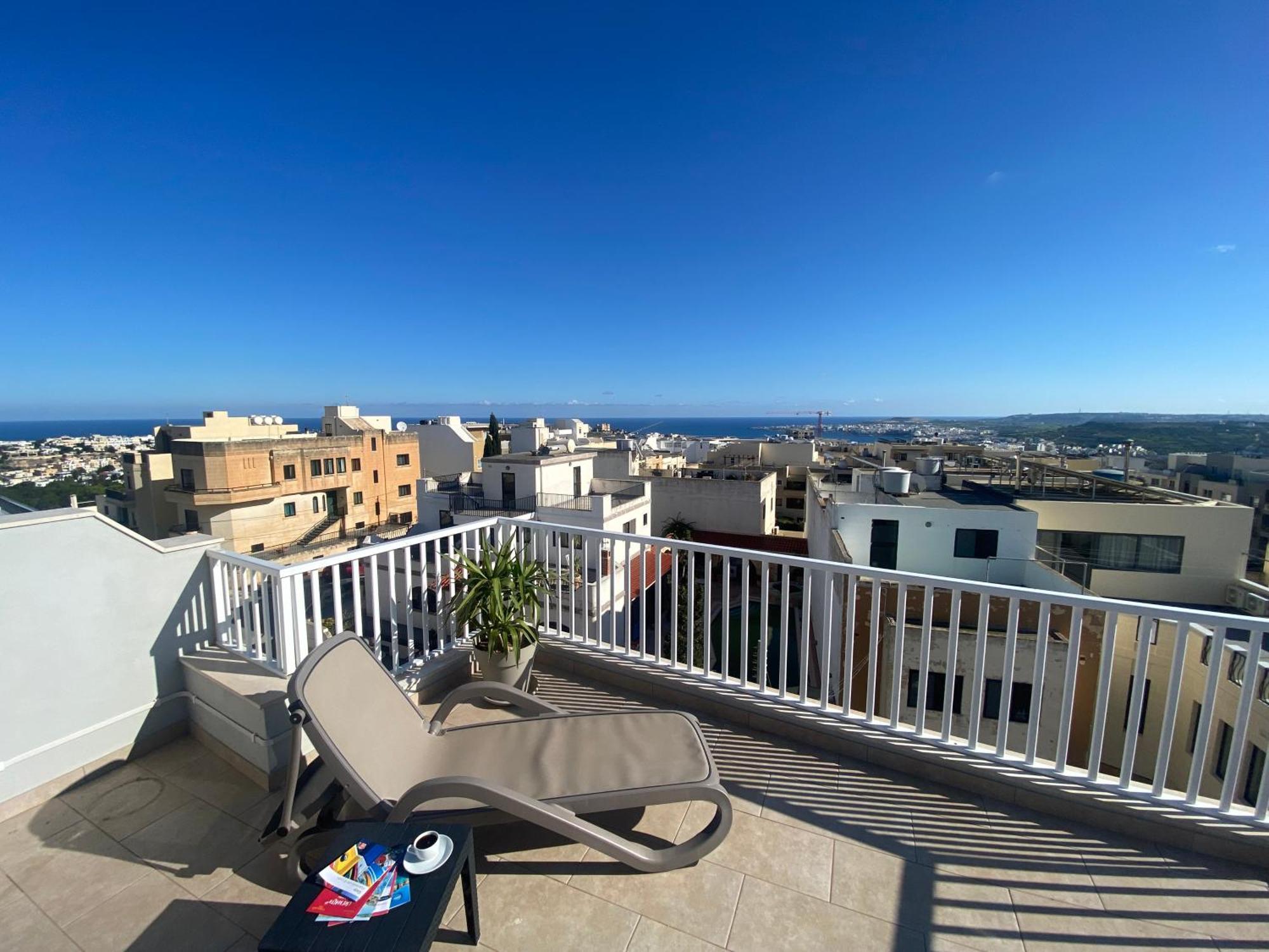 Sunshine Apartments Mellieha - Modern Two Bedroom Penthouse With Terrace Екстер'єр фото