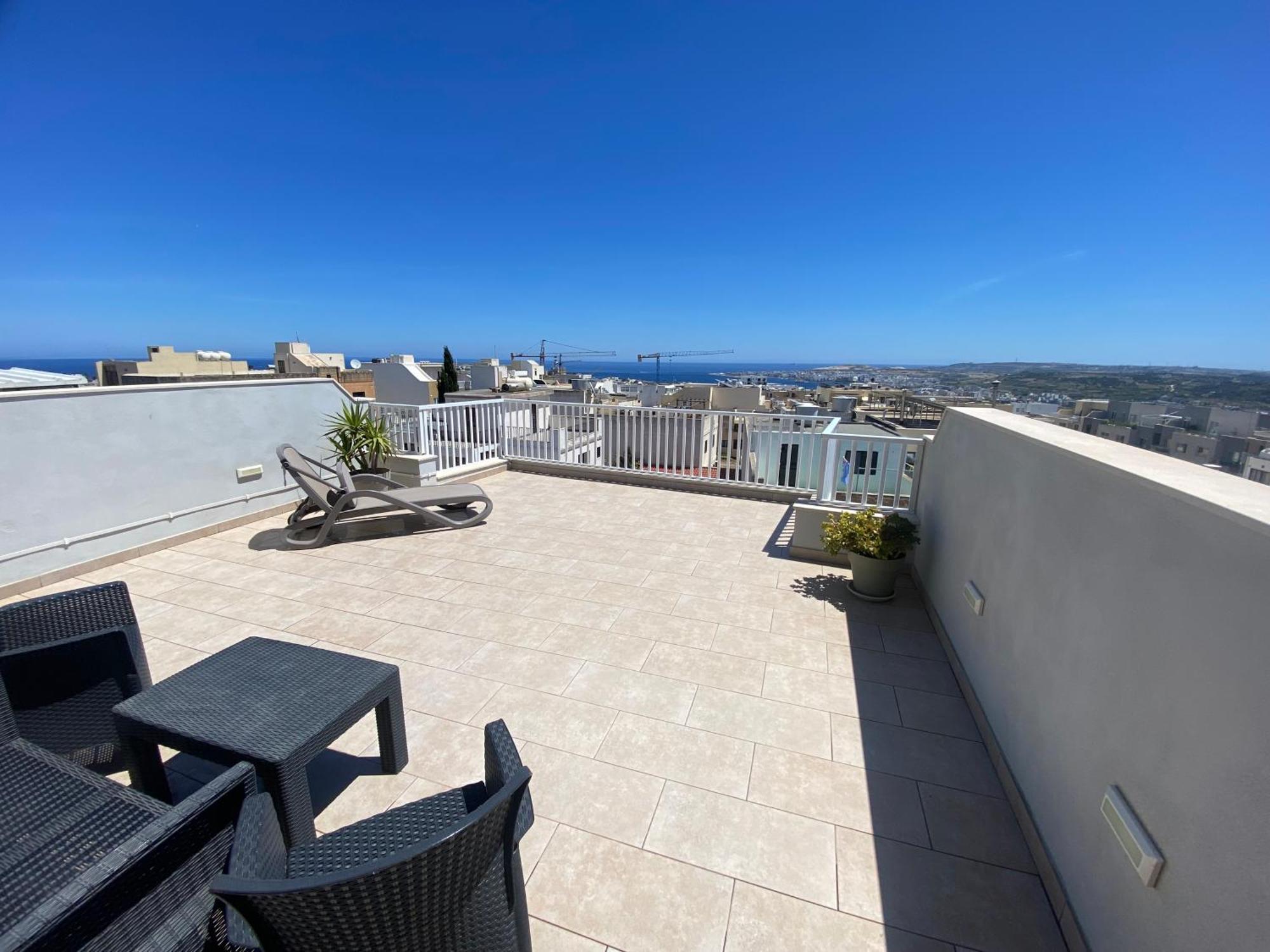 Sunshine Apartments Mellieha - Modern Two Bedroom Penthouse With Terrace Екстер'єр фото